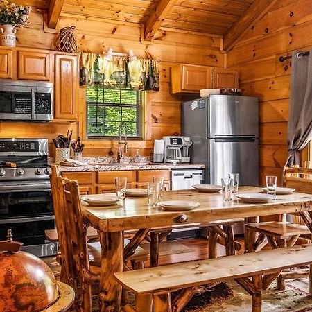 Willa Cozy Cabin W/Hot Tub & Wifi In Gatlinburg Zewnętrze zdjęcie