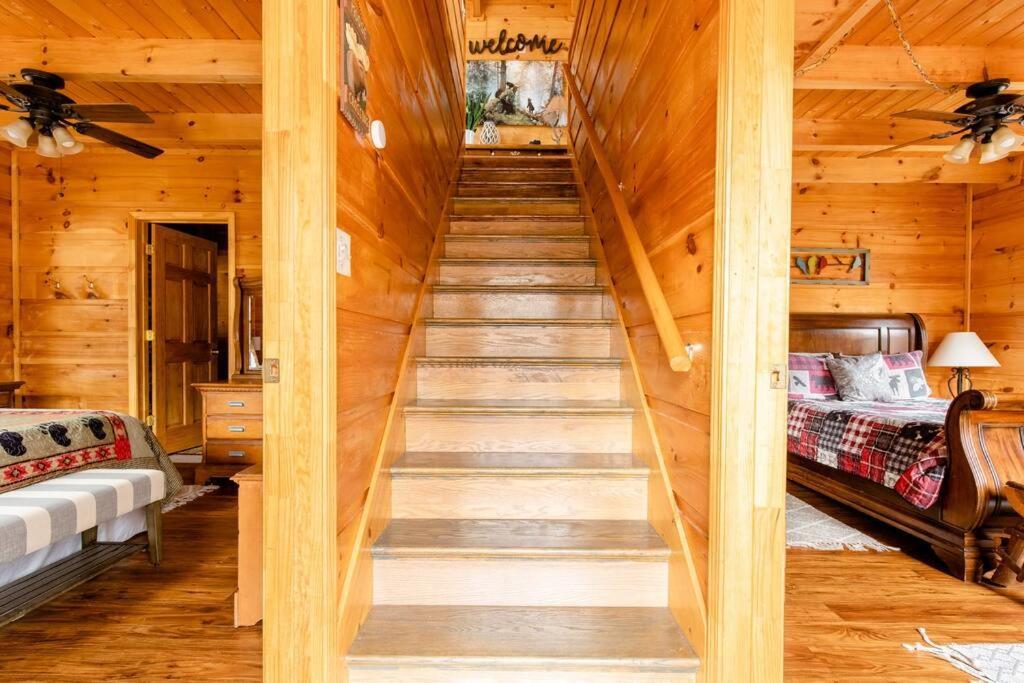 Willa Cozy Cabin W/Hot Tub & Wifi In Gatlinburg Zewnętrze zdjęcie